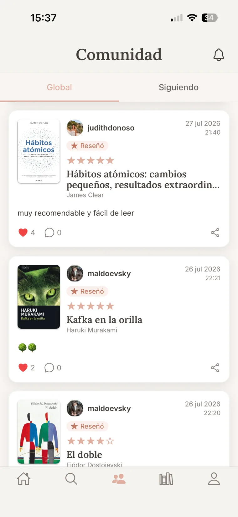 Feed de la comunidad de Versory con reseñas y valoraciones de otros lectores